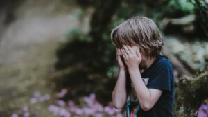 Judul: Anak Ngamuk di Mall? Ini Jurus Jitu Redam Emosi!