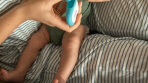 Potong Kuku Bayi Tanpa Tangis!