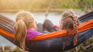 Stop Serakah, Ajarkan Anak Bersyukur!