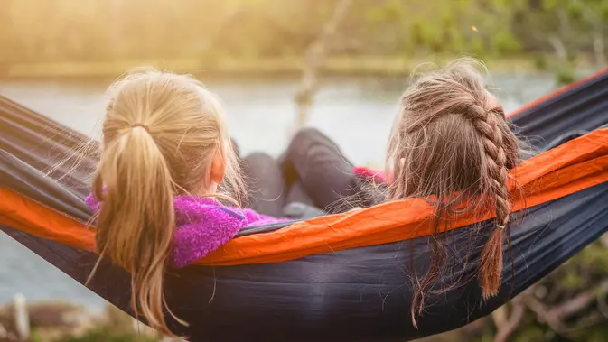 Stop Serakah, Ajarkan Anak Bersyukur!