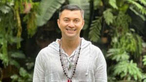 Anjasmara: 50 Tahun, Tetap Hot di Layar & Matras Yoga!