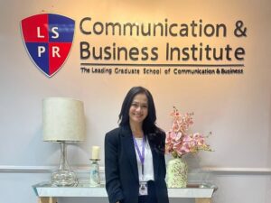 Judul: Ersa Mayori: Jadi Mahasiswi Lagi? Ada Apa?