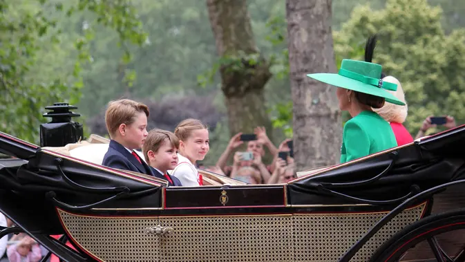 Cinta Tante, Kekuatan Tak Terduga dalam Kehidupan Anak
