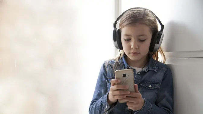 Gawai dan Si Kecil: Batasi Agar Tak Berdampak Buruk!