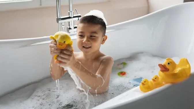 Rahasia Mandi Tanpa Air Mata: 5 Tips Jitu Orang Tua Bijak!