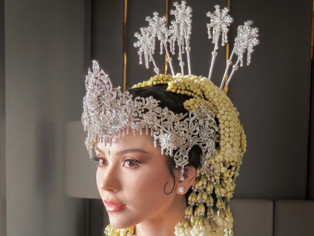 Alyssa Daguise: Kilau Berlian di Hari Bahagia!