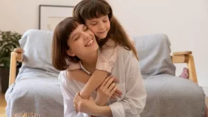 Pelukan Ajaib: Rahasia Kebahagiaan Si Kecil