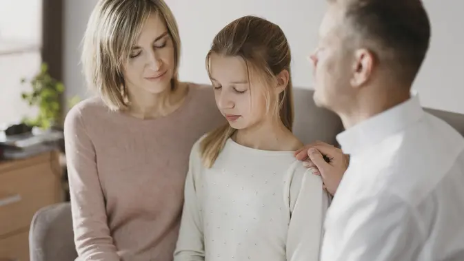 Menghadapi Badai: Panduan Bijak Bicara Perceraian pada Anak