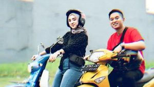 Harta Ludes, Istri Doni Salmanan Banting Tulang!