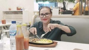 Mpok Atiek: "Umur 70, Tinggal Beberapa Langkah Lagi..."