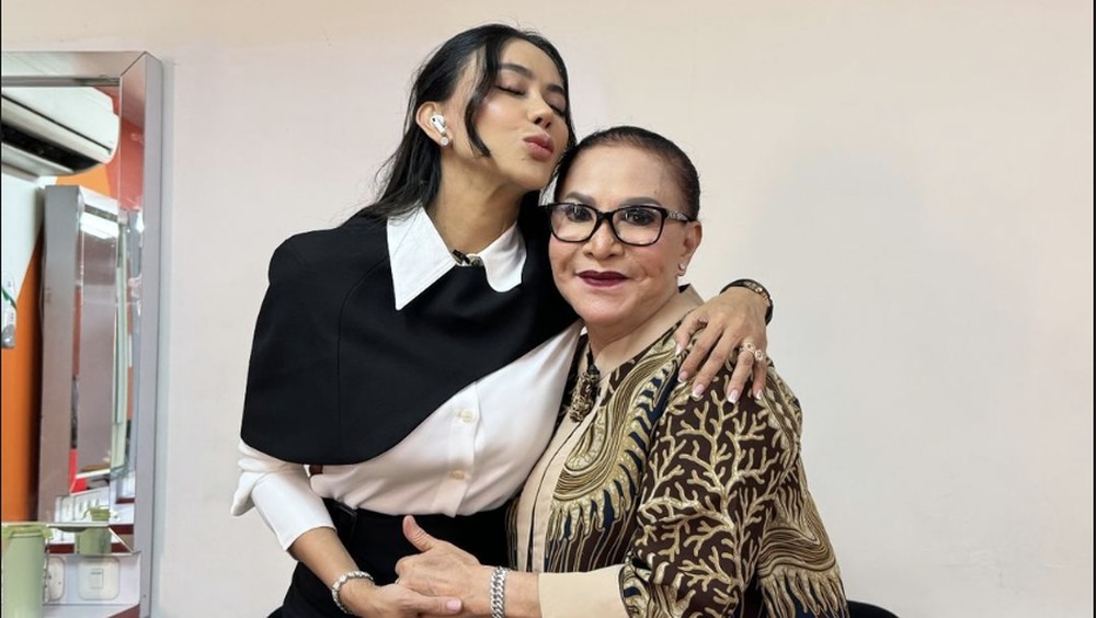 Mpok Atiek: Umur 70, Fokus Cari Pahala!