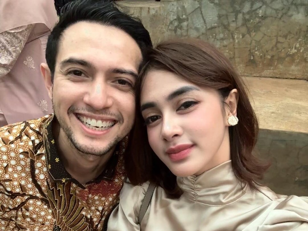 Rifky Balweel Syok! Istri Lepas Hijab?