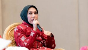 Melly Goeslaw Minta Maaf! Sahabat Jadi Benci Gara-Gara DPR?