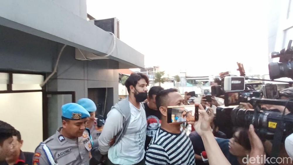 Ammar Zoni: Narkoba Rutan, Sidang Segera!