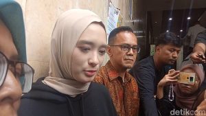 Inara Rusli Ulurkan Damai, Mawa Siap Gelar Perkara?