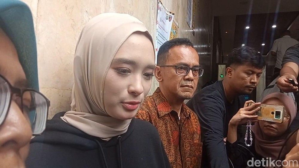 Inara Rusli Ulurkan Damai, Mawa Siap Gelar Perkara?
