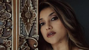 Trauma Ganti Baju, Sarah Azhari: Adikku Hancur!