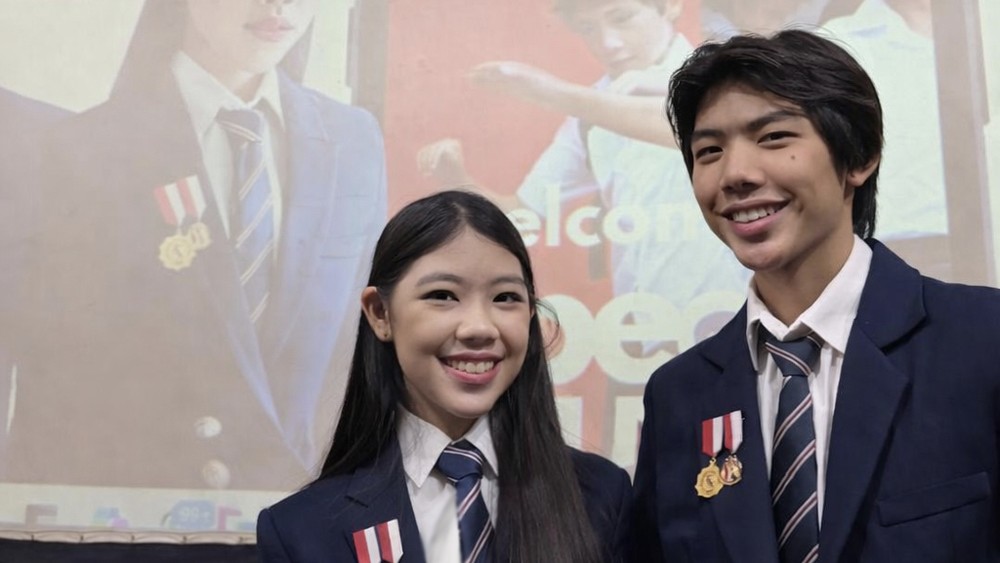 Gebrakan Mischka & Devon: AI Bikin Kamu Jago Ngomong!