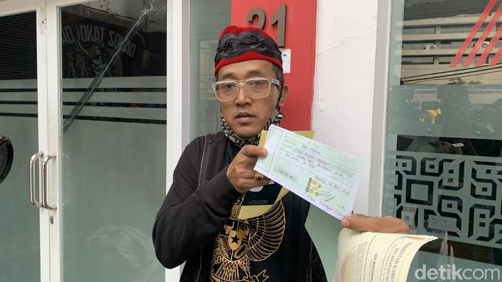 Angkringan Bintang: Saksi Perjuangan Teddy Pardiyana!