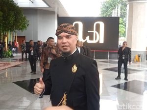 Bocoran dari Dhani! Inisial Nama Cucu Bikin Penasaran!
