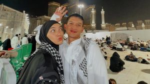 Ramadan Romantis! Rezky & Ciki Umrah Bareng?