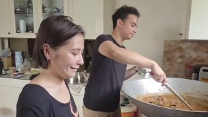 Prilly Masak Rendang 8 Kg, Omara Bikin Gempar Dapur!