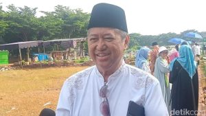 Ayah Vidi Aldiano Minta Izin Rano Karno Demi Hal Ini di Makam Anaknya!