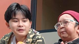 Daus Mini Rela Nonton Beginian Demi Sang Putra