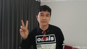 Geger Aldi Taher Buka Baju di Panggung