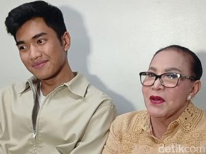 Cucu Lulus UI Mpok Atiek Ungkap Kisah Haru