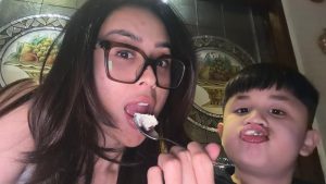 Selvi Kitty Hamil Kedua Mual Berat Mundur Film