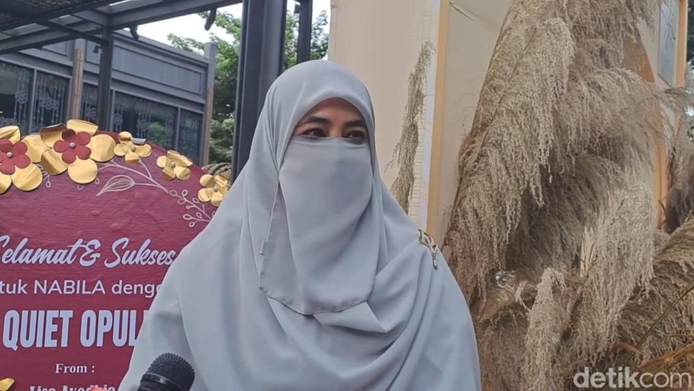 Tangis Haru Umi Pipik di Nikahan Nathalie