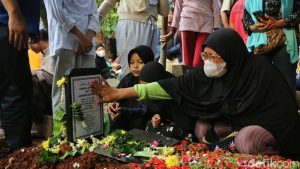Diding Boneng Berpulang Keluarga Histeris