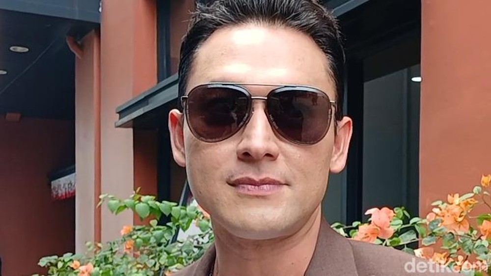Masa Lalu Indra Bruggman Bikin Kaget