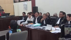 Densu Terseret Drama Panas Richard Lee