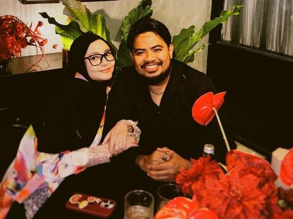 RAHASIA MANDI ISTRI RIGEN RAKELNA TERKUAK