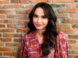 Rossa Dikaruniai Putri Cantik Bikin Gempar