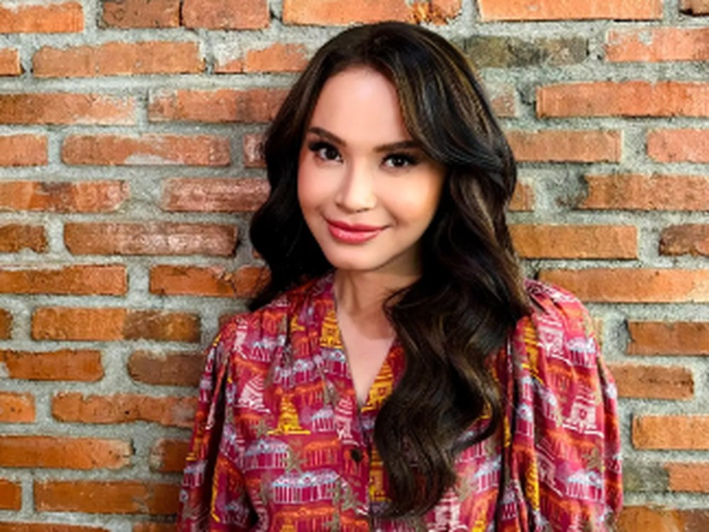 Rossa Dikaruniai Putri Cantik Bikin Gempar
