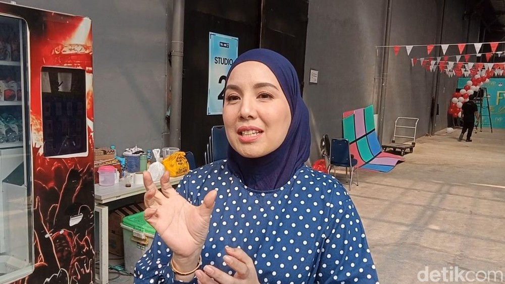 Tya Ariestya Buka Kos Sultan Kado Anniversary