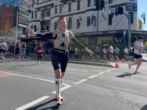 Acha Septriasa Pingsan Usai Taklukkan Maraton 42K