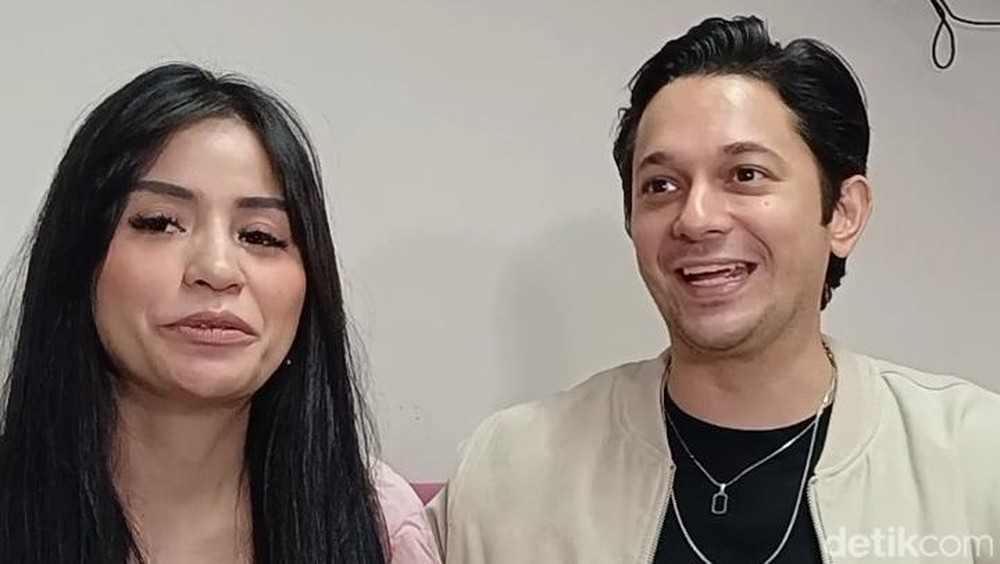 Kisah Unik Andrew Andika Ngidam Bareng Istri