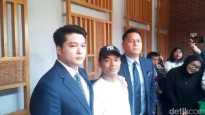 Betrand Peto Datangi Polda Metro Bikin Geger