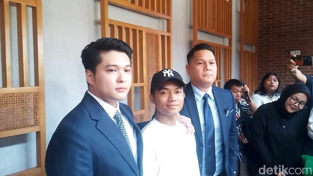 Penyanyi Betrand Peto Ungkap Kejadian Klub Malam