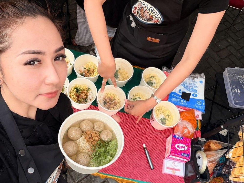 Penyanyi Cantik Ini Banting Setir Bisnis Kuliner