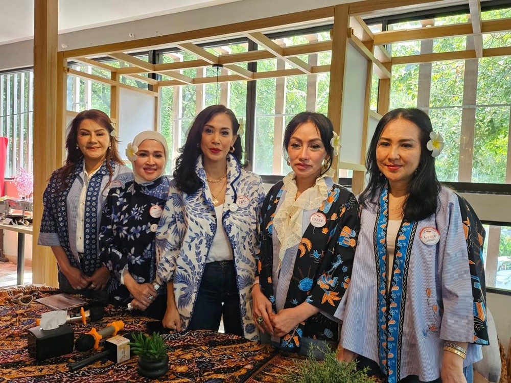 Diah Permatasari Bikin LA Gempar Ada Apa Ini
