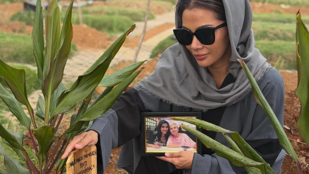 Nadia Mulya Berduka Nenek Tercinta Berpulang