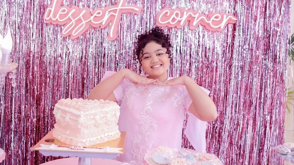 Amora Lemos Sweet 15 Pesta Pink Bikin Kagum