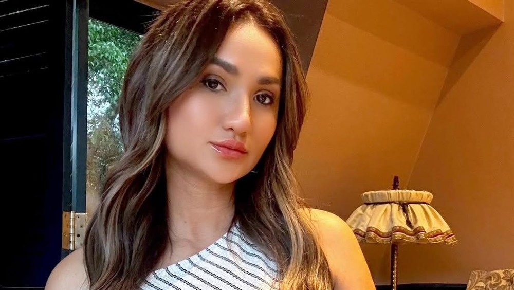 Pilihan Karir Tengku Dewi Demi Anak Terungkap