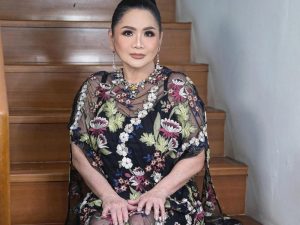 Vina Panduwinata Sesali Janji Kepiting Terakhir