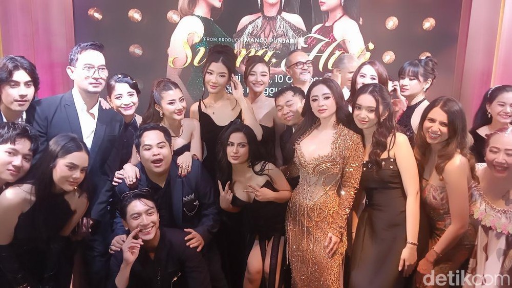 Dewi Perssik Akting Lagi Ada Apa Dengan Depe